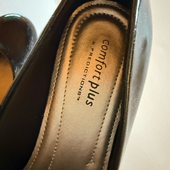 Predictions Women's Glossy Black Heels - Picture 3 of 8